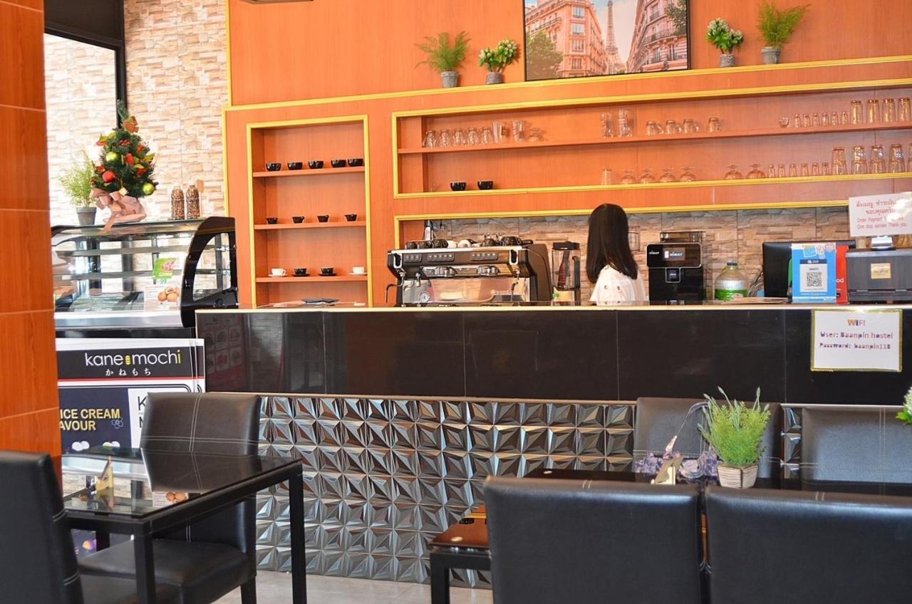 Baanpin Hotel & Cafe Bangkok Exteriör bild